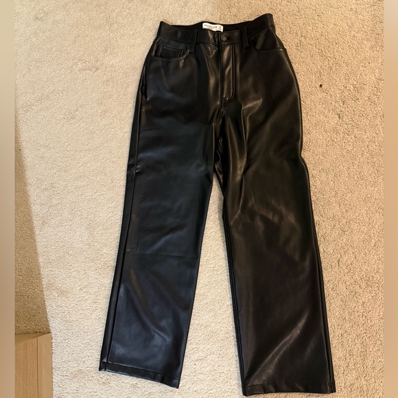 Abercrombie 90 Relaxed High Rise Leather Pant - Picture 2 of 4